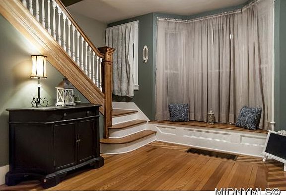 4th image of 36 Pearl St