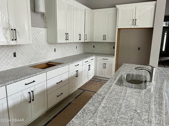 2nd image of 6420 Saguaro Ct