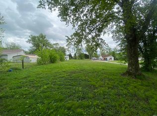 1128 N Marion St, Mitchell, IN 47446