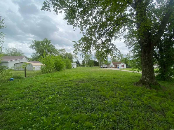 1128 N Marion St, Mitchell, IN 47446