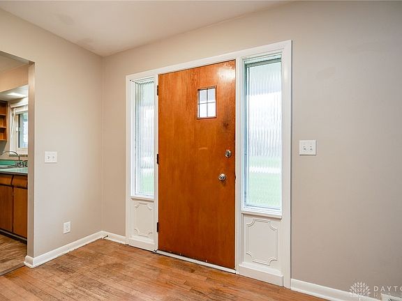 5th image of 8890 Susan Dr
