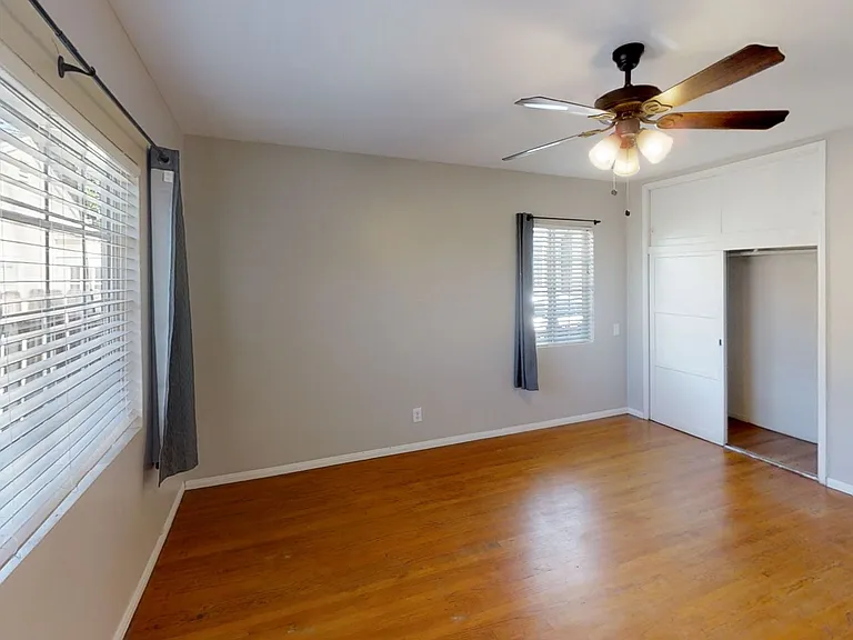 5 Bed / 3 Bath on Rockford Dr (Large Rooms & Backyard) Walk to Campus!! — Photo 13