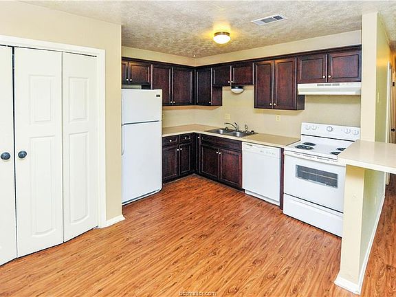 4th image of 614 San Pedro Dr