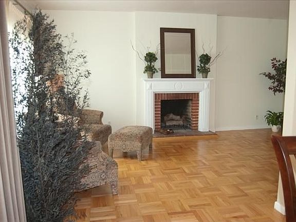 4th image of 271 Country Club Dr