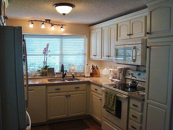 NEW KITCHEN