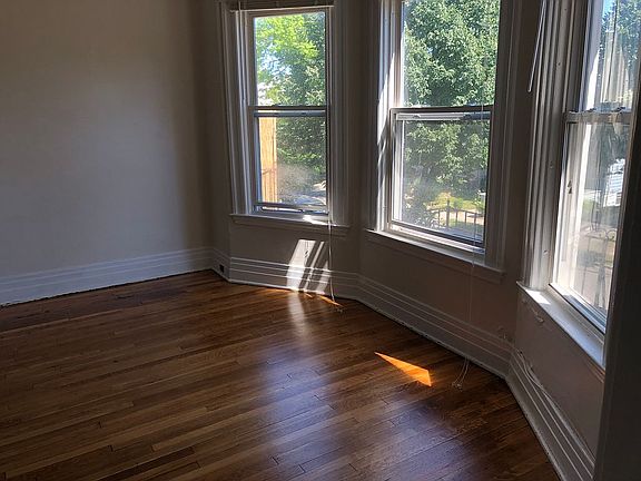 5th image of 166 Blaine Ave #2