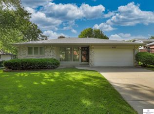 6011 Elkcrest Dr, Lincoln, NE 68516