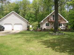 300 Englewood Dr, Roscommon, MI 48653