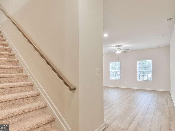 3rd image of 4541 Bishops Ln