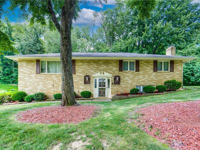 3830 Moonglo St NW, Uniontown, OH, 44685
