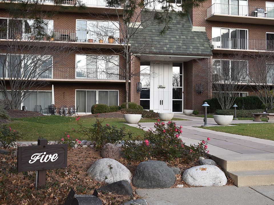 1st image of 5 Oak Brook Club Dr APT P6n