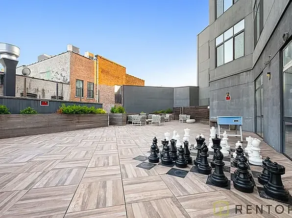 16-80 Madison Street image 16 of 17