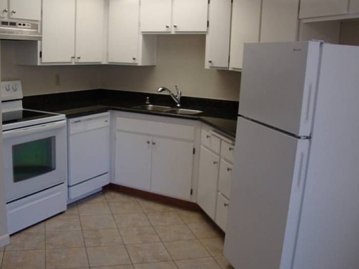 GRANITE KITCHEN