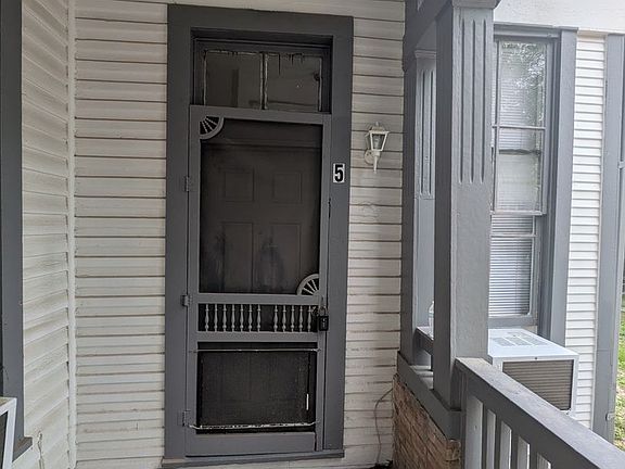 5th image of 822 E Carson St #5