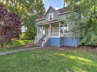 704 W 9th St, The Dalles, OR