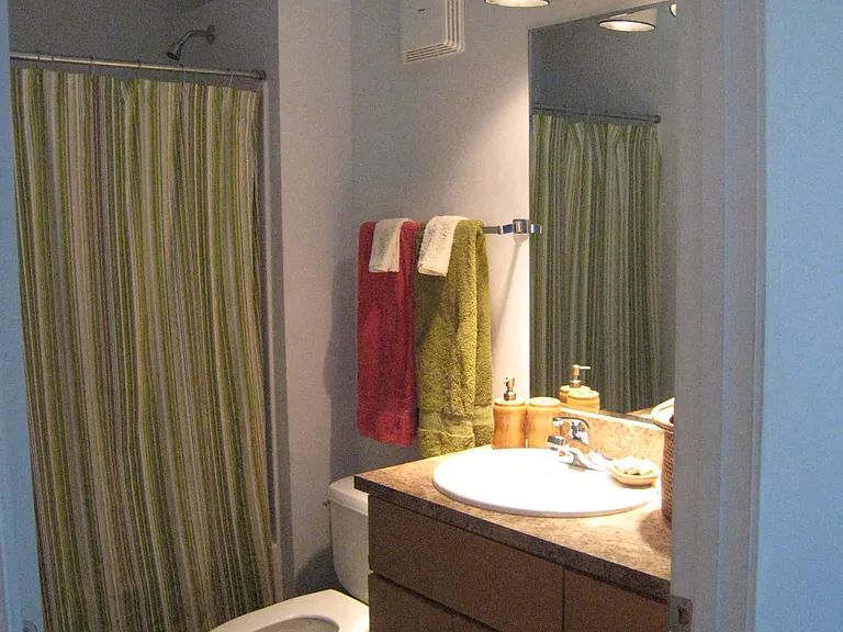 815 W Market St — Photo 7