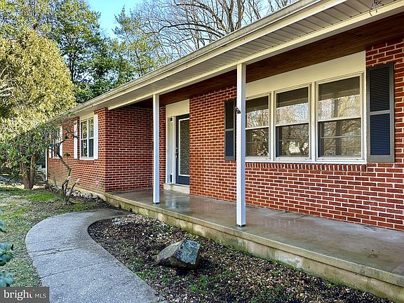 2nd image of 203 Wilshire Ln