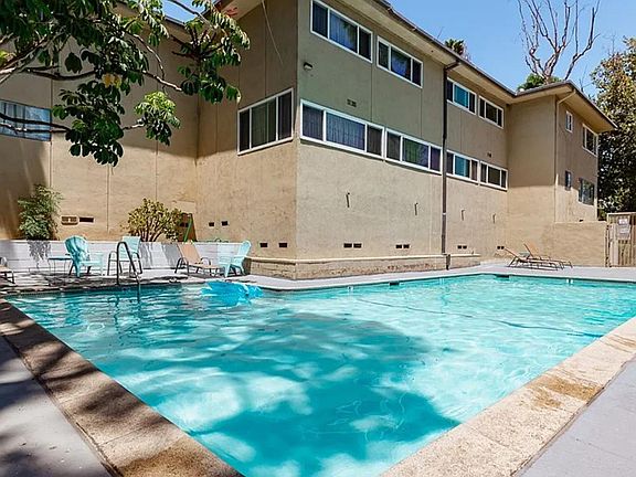 5th image of 11138 Aqua Vista St #67