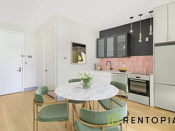 2nd image of 209 Montrose Ave #3F