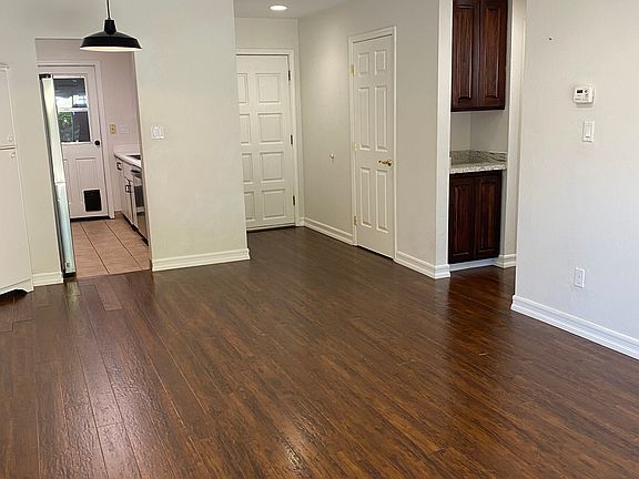 3rd image of 3821 Kimberly St