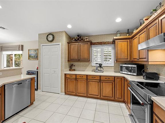 3rd image of 8461 Southbridge DR #3