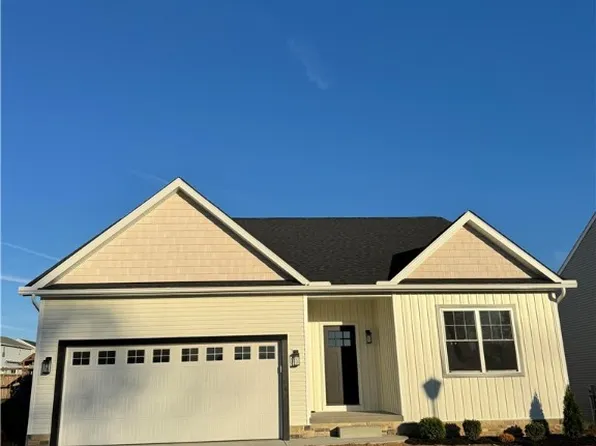 2459 Captens St NE, Canton, OH 44721