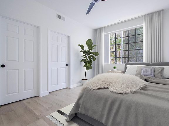 3rd image of 621 N Bronson Ave #6989ce639