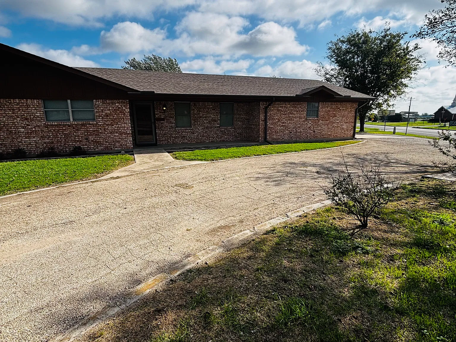 3 bed, 1586 sqft, $2,500 — Photo 2
