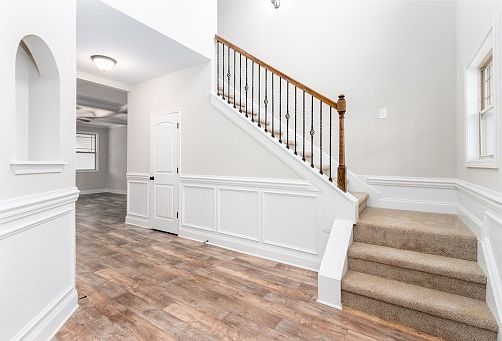 1st image of 507 W Creek Dr