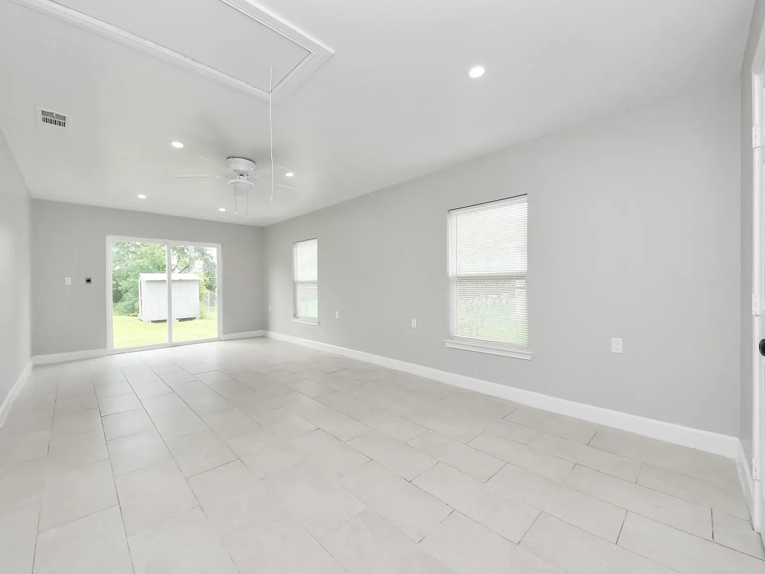 2 bed, 1.0 bath, 1248 sqft, $1,800 — Photo 3