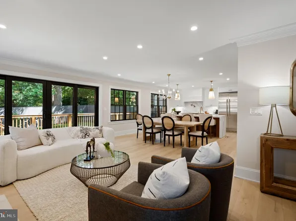 4115 46th St NW, Washington, DC 20016