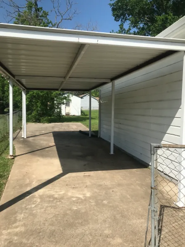 3 bedroom 1 bath with large fenced yard — Photo 4