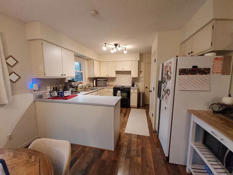 206 Acorn Ln — Photo 3