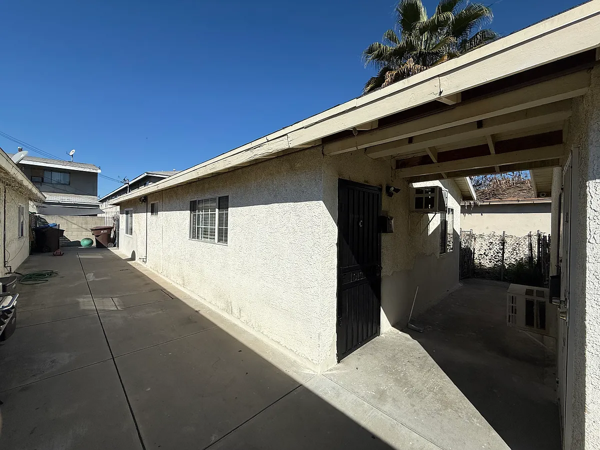 Building Photo - 2675 Gage Ave #C