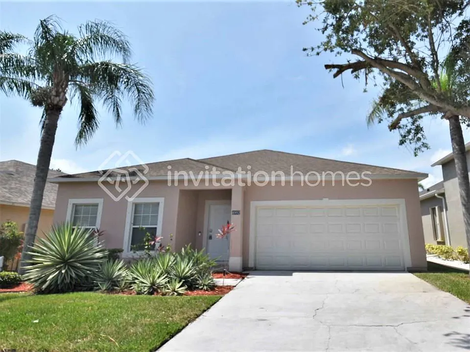 4992 Outlook Dr