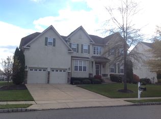 5 Wedgewood Dr, Marlton, NJ 08053