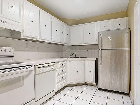 2nd image of 3123 Oakland Shores Drive #D104