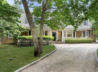 38 Old Depot Rd, Quogue, NY 11959