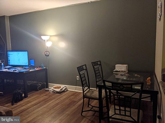 4th image of 717 S Columbus Blvd Unit 718