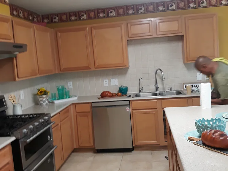 1222 Concord Pl — Photo 2