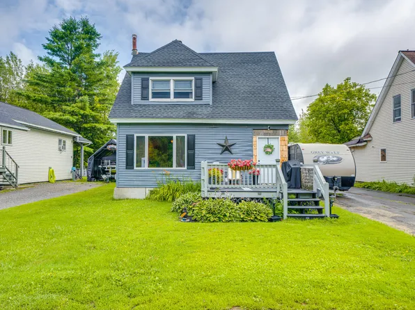 8 Webb Rd, Tupper Lake, NY 12986