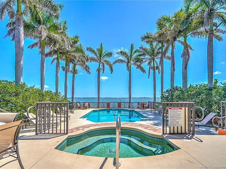 1528 NE Outrigger Landings Dr #208 — Photo 55
