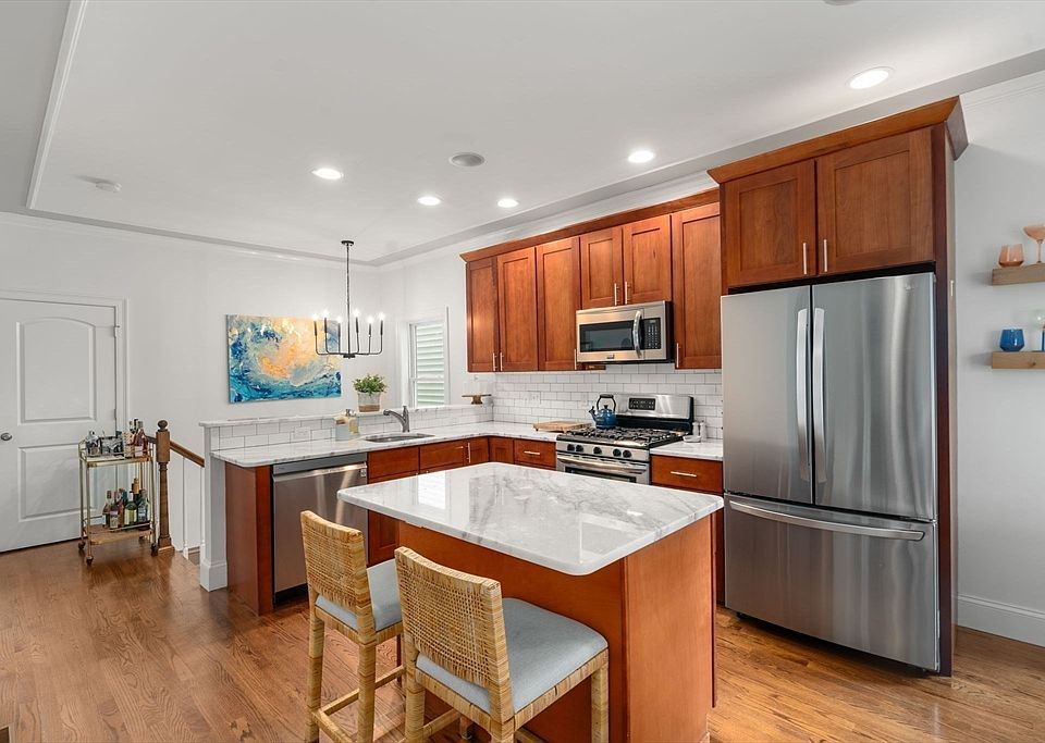 1st image of 5 Flint Pl #1
