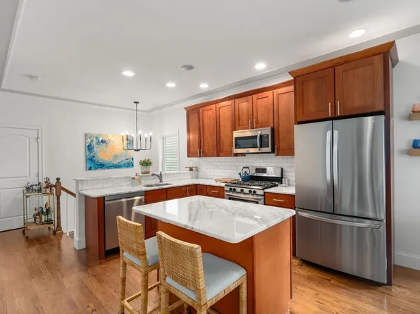 5 Flint Pl #1, South Boston, MA 02127