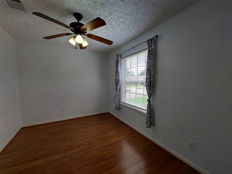 3807 Quiet Place Dr — Photo 27