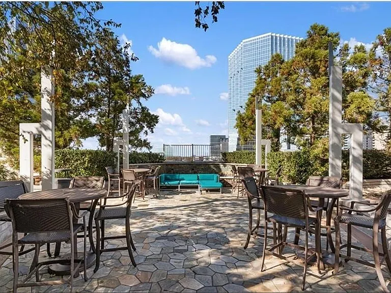 3324 Peachtree Rd NE #2908 — Photo 37