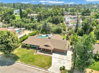 610 Fairway Dr, Redlands, CA 92373