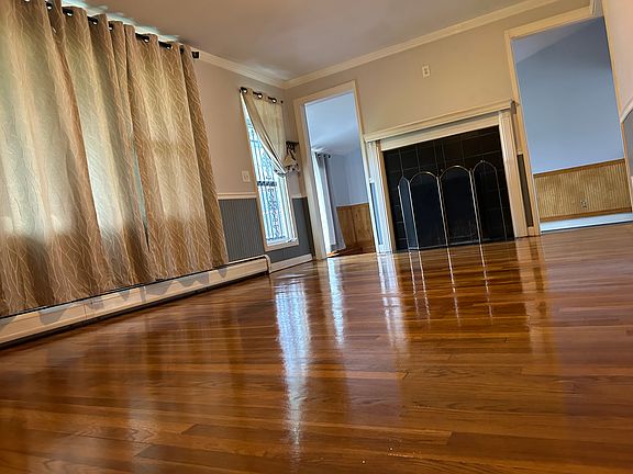 3rd image of 205 Knollwood Ave