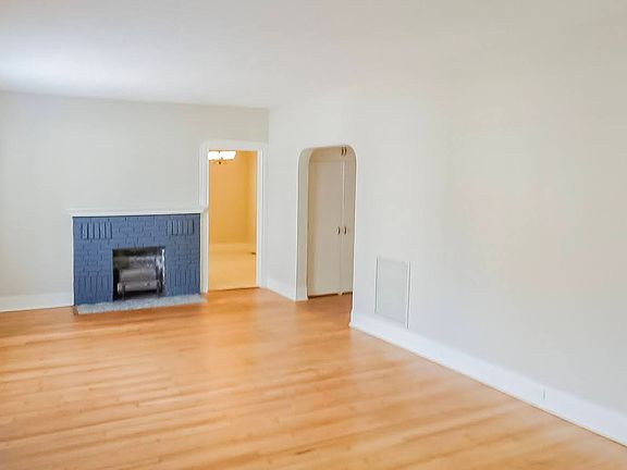 4th image of 969 Cherry St