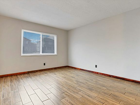5th image of 454 E 16th Ave APT D